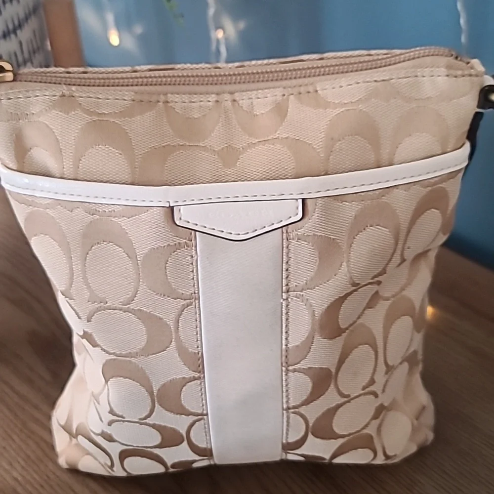 Coach Beige and Cream Crossbody Bag - Picture 2 of 16